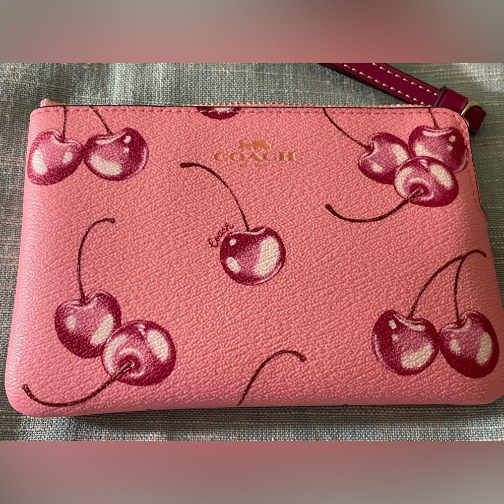 Coach 🍒🍒CHERRY🍒🍒 Print Corner Zip
Wristlet. NWT   Sold out! - Picture 4 of 7